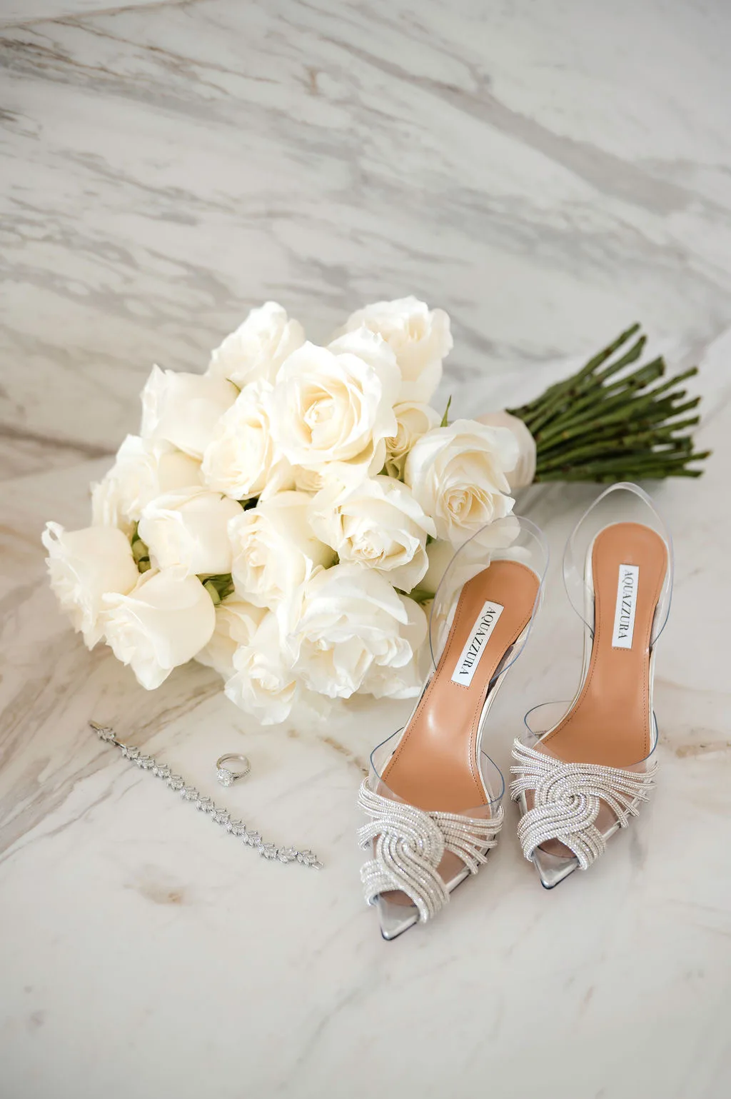 White rose bridal bouquet and details — Garza Blanca, Cancún